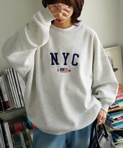 Chillfar(チルファー)の「裏起毛ヴィンテージロゴ刺繍スウェット(スウェット・レディース・レッド/ブラウン/グリーン/ホワイト/ネイビー系1/バーガンディー/グリーン系/オートミール/イエロー/ブラック系/イエロー系/グレー/ネイビー系/ブラック/ブラウン系/グレー系その他・FREE)」の9枚目の写真