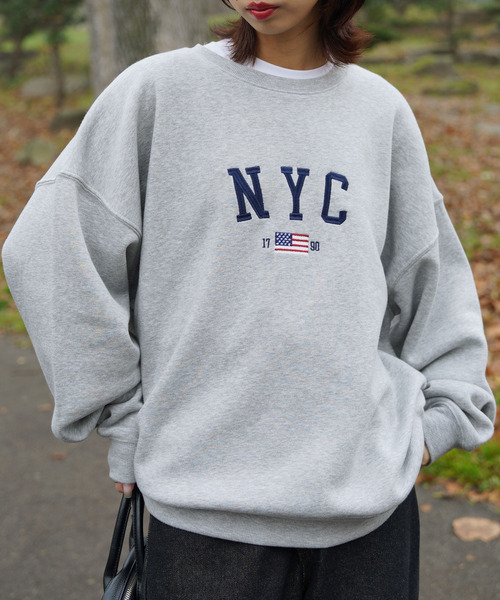 Chillfar(チルファー)の「裏起毛ヴィンテージロゴ刺繍スウェット(スウェット・レディース・レッド/ブラウン/グリーン/ホワイト/ネイビー系1/バーガンディー/グリーン系/オートミール/イエロー/ブラック系/イエロー系/グレー/ネイビー系/ブラック/ブラウン系/グレー系その他・FREE)」の5枚目の写真