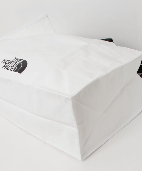 THE NORTH FACE（ザノースフェイス）の「【THE NORTH FACE/ザノースフェイス】ショッパーバッグL(SHOPPER　BAG　L）（エコバッグ/サブバッグ・レディース・ホワイト・ONESIZE）」の22枚目の写真