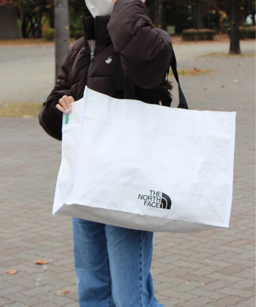 THE NORTH FACE（ザノースフェイス）の「【THE NORTH FACE/ザノースフェイス】ショッパーバッグL(SHOPPER　BAG　L）（エコバッグ/サブバッグ・レディース・ホワイト・ONESIZE）」の17枚目の写真