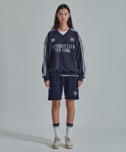 PAPERBOY(ペーパーボーイ)の「Vネックトラックスウェットシャツ-ネイビー(スウェット・レディース・その他・LARGE/MEDIUM)」の2枚目の写真