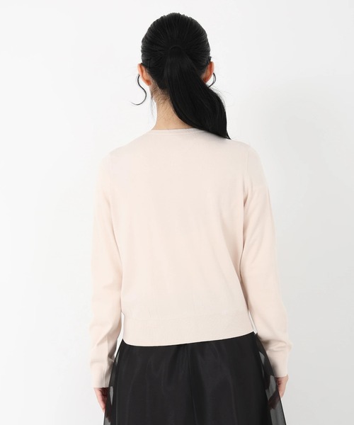 STRAWBERRY-FIELDS（ストロベリーフィールズ）の「コンフォートイネス_パールフラワーモチーフニットカーディガン（カーディガン/ボレロ・レディース・ブラック/ピンクベージュ・2）」の5枚目の写真