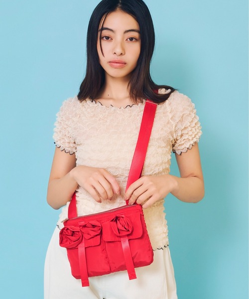 Casselini(キャセリーニ)の「Casselini(キャセリーニ)バラモチーフミニショルダー(ショルダーバッグ・レディース・レッド/ブラック/カーキ/シルバー/ブラック系その他/ホワイト・FREE)」の5枚目の写真