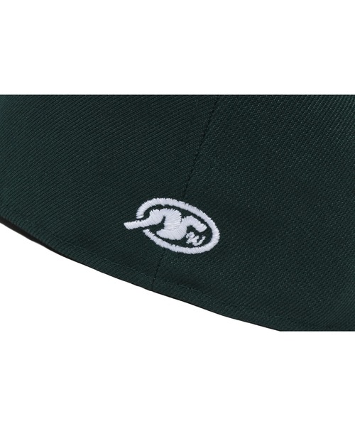 A BATHING APE（アベイシングエイプ）の「GLOW IN THE DARK COLLEGE NEW ERA 59FIFTY CAP（キャップ・メンズ・グリーン/ネイビー・XX-LARGE/SMALL/MEDIUM/LARGE/X-LARGE）」の9枚目の写真