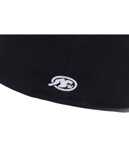 A BATHING APE（アベイシングエイプ）の「GLOW IN THE DARK COLLEGE NEW ERA 59FIFTY CAP（キャップ・メンズ・グリーン/ネイビー・XX-LARGE/SMALL/MEDIUM/LARGE/X-LARGE）」の10枚目の写真