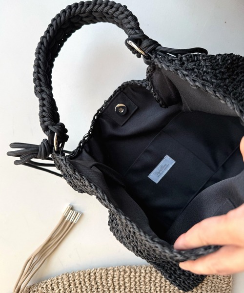 Q（キュー）の「パラコードクロッシェトート（トートバッグ・レディース・ブラック/ベージュ・ONE SIZE）」の7枚目の写真