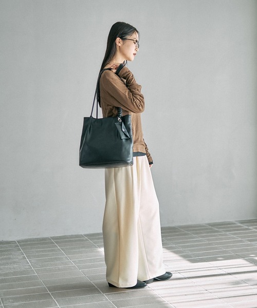 LEPSIM（レプシィム）の「カードケース＊タックトート　612941（トートバッグ・レディース・ブラック/ブラウン・ONE SIZE）」の5枚目の写真