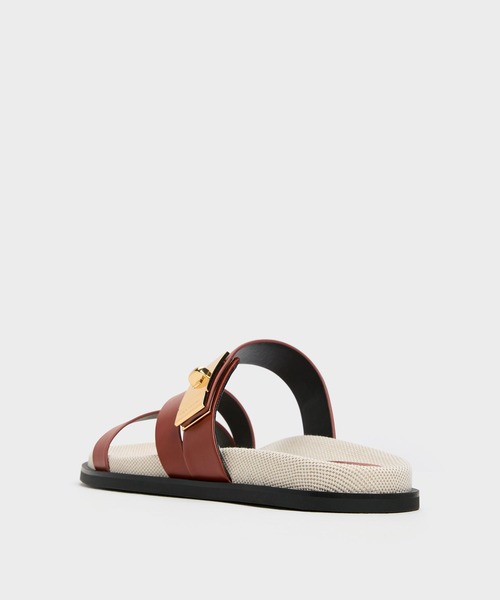 CHARLES & KEITH(チャールズ & キース)の「Aelin エイリン キャンバスメタリックバックル ストラッピーサンダル(サンダル・レディース・マルチ・23.5cm/23cm/22.5cm/25.5cm/25cm/24.5cm)」の2枚目の写真