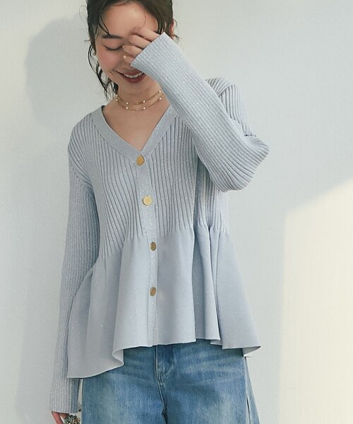 La boutique BonBon（ラブティックボンボン）の「【お上品きらきら】ラメペプラム前後２WAYカーディガン（カーディガン/ボレロ・レディース・ピンク/ネイビー/ライトグレー/ホワイト・FREE）」の2枚目の写真