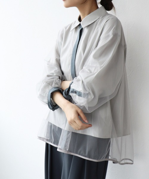 Jines(ジネス)の「チュールレイヤード配色シャツ(シャツ/ブラウス・レディース・グレー/カーキ/アイボリー・38)」の3枚目の写真