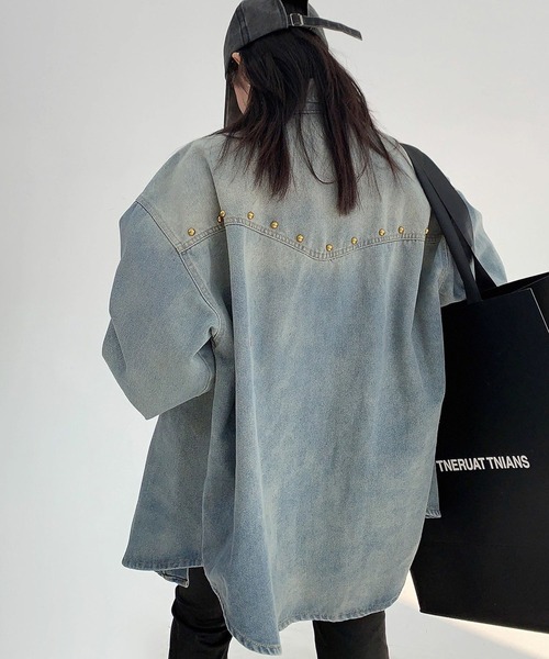 meJane（ミージェーン）の「スタッズディテール ウォッシュデニムシャツ（シャツ/ブラウス・レディース・ブルー・L/M）」の6枚目の写真