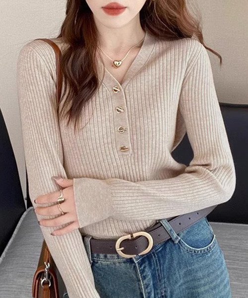DAY CLOSET(デイ クローゼット)の「【上品なマンテルボタンでキチンと魅せ】長袖 Vネック リブニット プルオーバー レディース(カーディガン/ボレロ・レディース・ブラック/グレイッシュベージュ/ホワイト/ベージュ系その他/オリーブ・FREE)」の15枚目の写真
