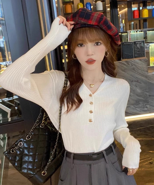 セール】【上品なマンテルボタンでキチンと魅せ】長袖 Vネック