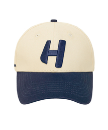 HANG OUT（ ）の「Hロゴベースボールキャップ（アイボリー）（キャップ）」