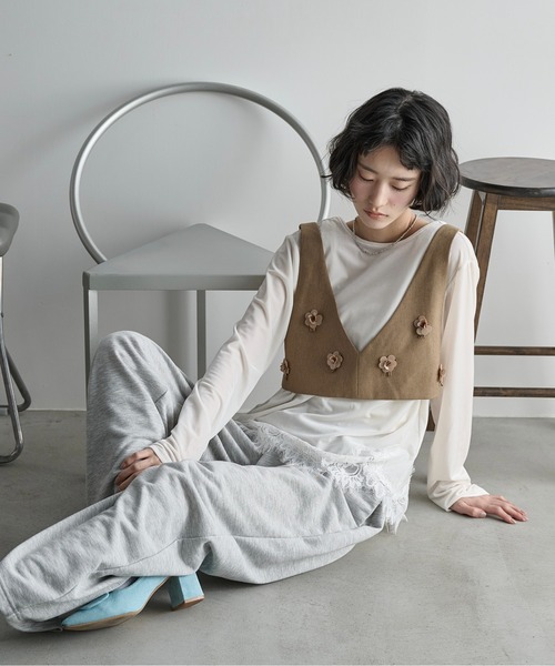 THE YOn（ザヨン）の「フラワーモチーフビジューデザインビスチェ（その他トップス・レディース・チャコールグレー/ブラウン・FREE）」の20枚目の写真