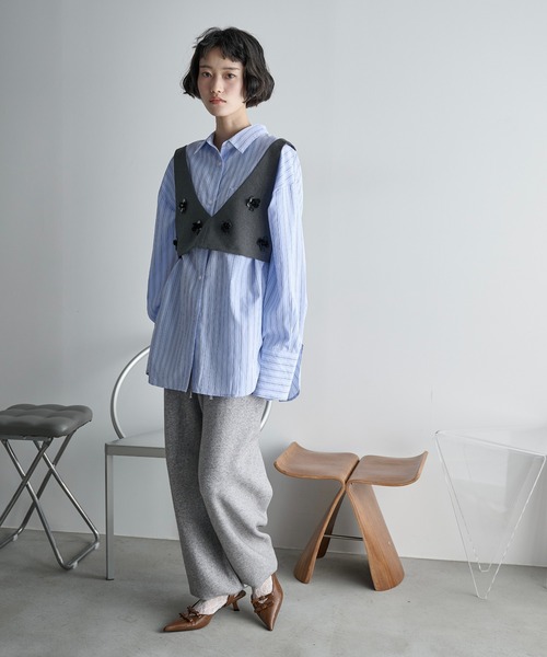 THE YOn（ザヨン）の「フラワーモチーフビジューデザインビスチェ（その他トップス・レディース・チャコールグレー/ブラウン・FREE）」の9枚目の写真