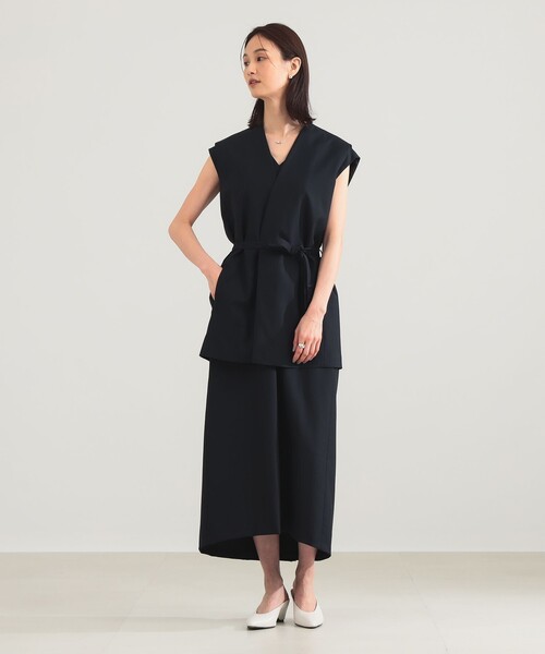 ATON(エイトン)の「【別注】ATON / ウールトロピカル ノーカラー ジレ(ベスト・レディース・ブラック/ネイビー・01/02)」の11枚目の写真