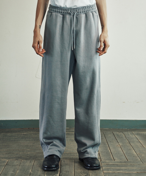 THEVINYLHOUSE（ザバイニルハウス）の「CUT-OFF SWEATPANTS GREY（スウェットパンツ・メンズ・その他・S/M/L）」の2枚目の写真