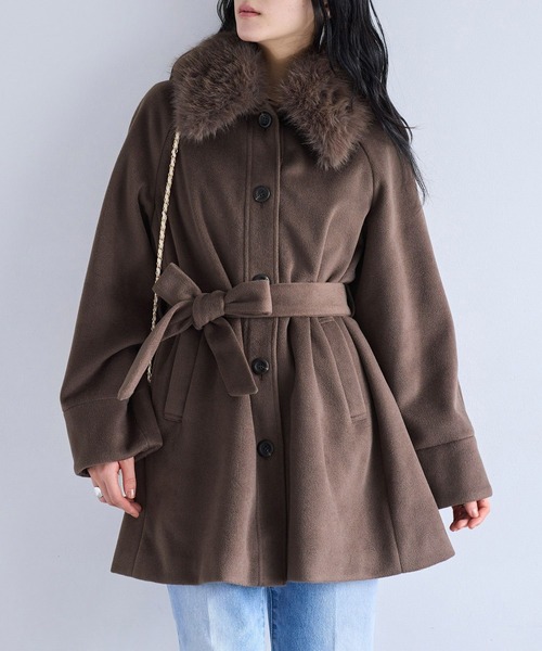 VIS（ビス）の「ファー付きAラインステンコート（ステンカラーコート・レディース・キナリ/グレー/ダークブラウン・FREE）」の13枚目の写真
