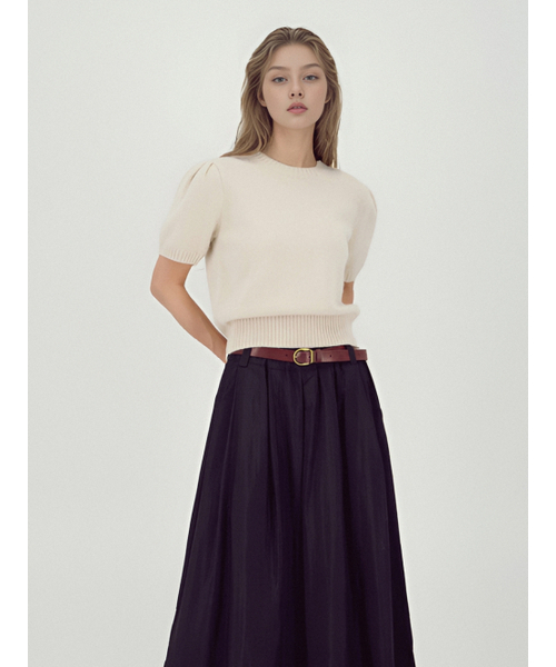 ACUD(アクド)の「Balloon Shoulder Half Knit Beige(ニット/セーター・レディース・ベージュ・FREE)」の4枚目の写真