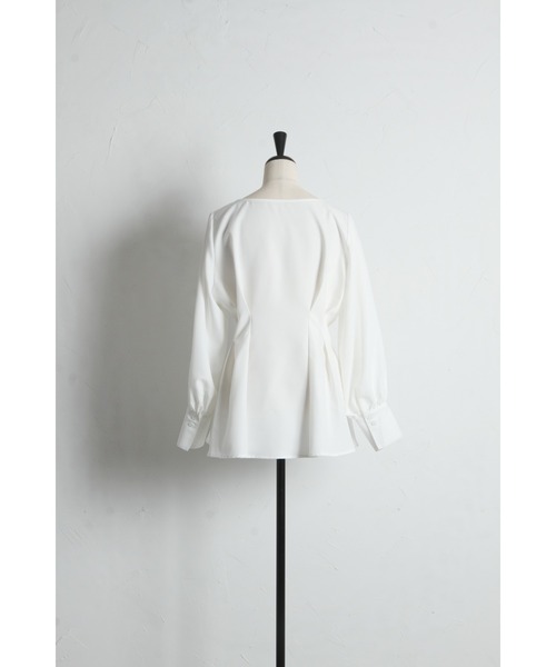 ARVELLIA(アルベリア)の「FLARE HEM PLEATED SHIRT(シャツ/ブラウス・レディース・ブラック/ホワイト・M)」の15枚目の写真