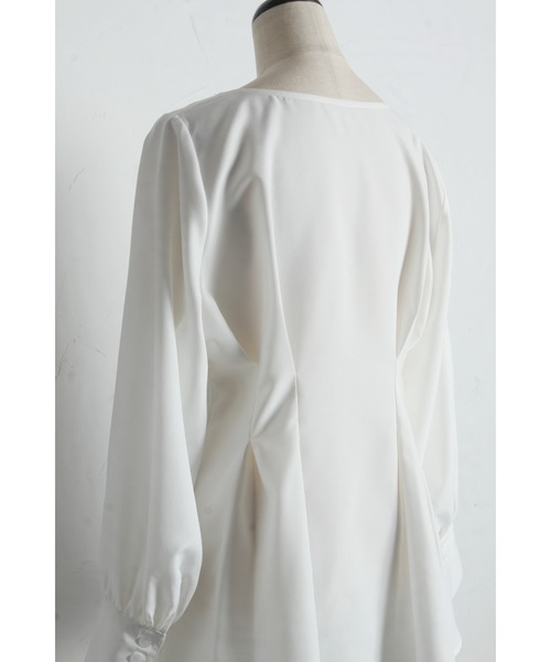 ARVELLIA(アルベリア)の「FLARE HEM PLEATED SHIRT(シャツ/ブラウス・レディース・ブラック/ホワイト・M)」の16枚目の写真