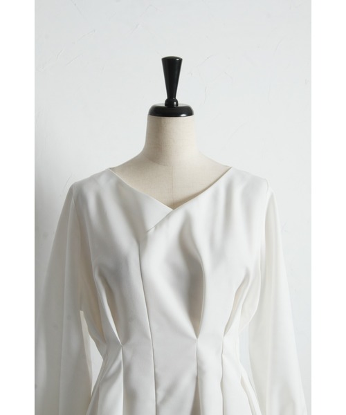 ARVELLIA(アルベリア)の「FLARE HEM PLEATED SHIRT(シャツ/ブラウス・レディース・ブラック/ホワイト・M)」の17枚目の写真