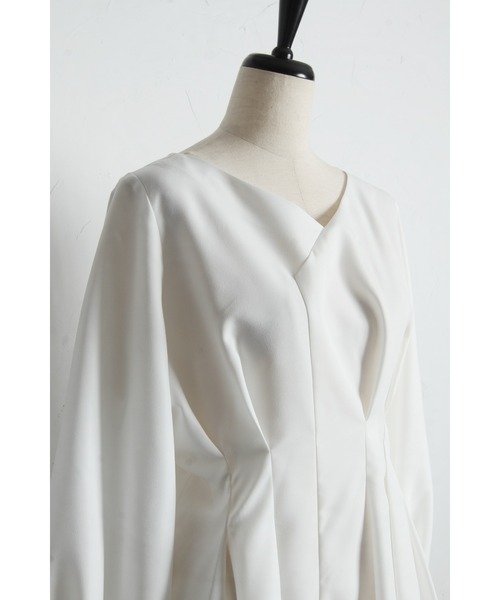 ARVELLIA(アルベリア)の「FLARE HEM PLEATED SHIRT(シャツ/ブラウス・レディース・ブラック/ホワイト・M)」の18枚目の写真