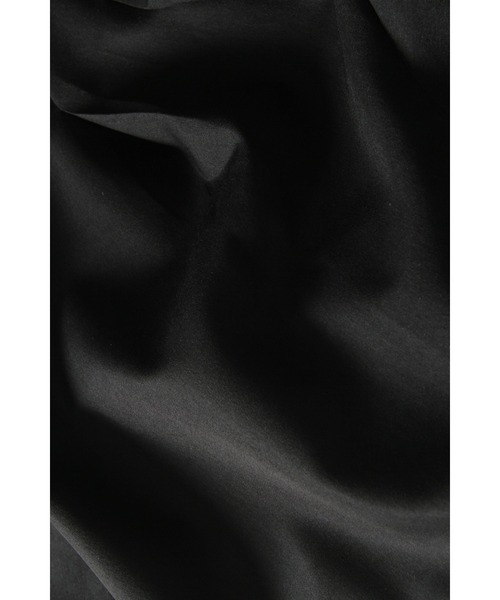 ARVELLIA(アルベリア)の「FLARE HEM PLEATED SHIRT(シャツ/ブラウス・レディース・ブラック/ホワイト・M)」の20枚目の写真