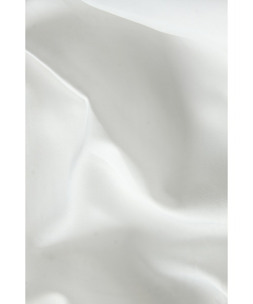 ARVELLIA(アルベリア)の「FLARE HEM PLEATED SHIRT(シャツ/ブラウス・レディース・ブラック/ホワイト・M)」の21枚目の写真