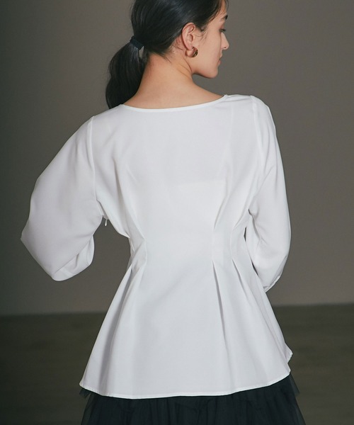ARVELLIA(アルベリア)の「FLARE HEM PLEATED SHIRT(シャツ/ブラウス・レディース・ブラック/ホワイト・M)」の7枚目の写真