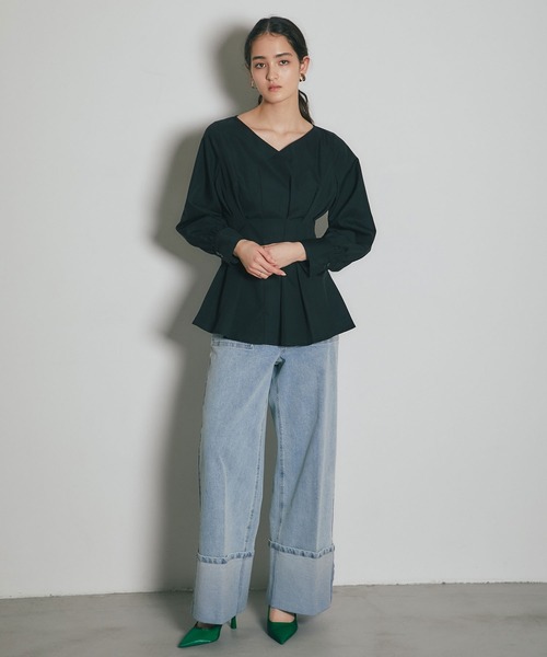 ARVELLIA(アルベリア)の「FLARE HEM PLEATED SHIRT(シャツ/ブラウス・レディース・ブラック/ホワイト・M)」の9枚目の写真