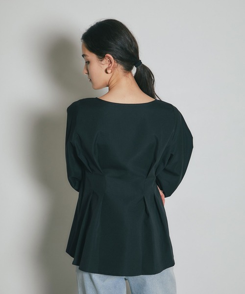 ARVELLIA(アルベリア)の「FLARE HEM PLEATED SHIRT(シャツ/ブラウス・レディース・ブラック/ホワイト・M)」の11枚目の写真