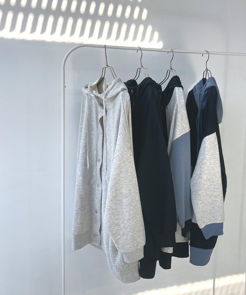 AS KNOW AS plus(アズノゥアズプラス)の「○ビッグシルエット ダブルポケットロング丈パーカー【UNISEX ITEM】(パーカー・レディース・アイボリー系/ブラック/ブラック系/オートミール・FREE)」の16枚目の写真