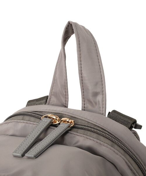 Green Parks(グリーンパークス)の「【10ポケBag】収納アドバイザー監修2層リュック(バックパック/リュック・レディース・ベージュ/ブラック/グレー/ブルー・FREE)」の6枚目の写真
