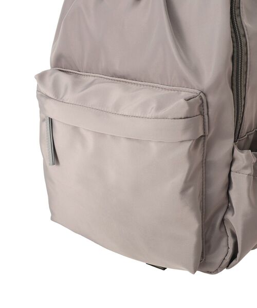 Green Parks(グリーンパークス)の「【10ポケBag】収納アドバイザー監修2層リュック(バックパック/リュック・レディース・ベージュ/ブラック/グレー/ブルー・FREE)」の8枚目の写真