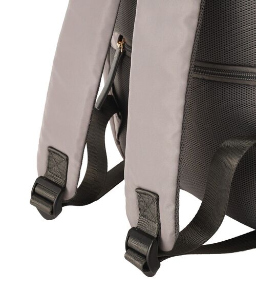 Green Parks(グリーンパークス)の「【10ポケBag】収納アドバイザー監修2層リュック(バックパック/リュック・レディース・ベージュ/ブラック/グレー/ブルー・FREE)」の11枚目の写真