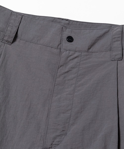 meanswhile（ミーンズワイル）の「Nylon Luggage Cargo Shorts（カーゴパンツ・メンズ・ブラック/グレー・1(S)/2(M)）」の11枚目の写真