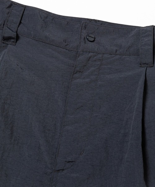 meanswhile（ミーンズワイル）の「Nylon Luggage Cargo Shorts（カーゴパンツ・メンズ・ブラック/グレー・1(S)/2(M)）」の4枚目の写真