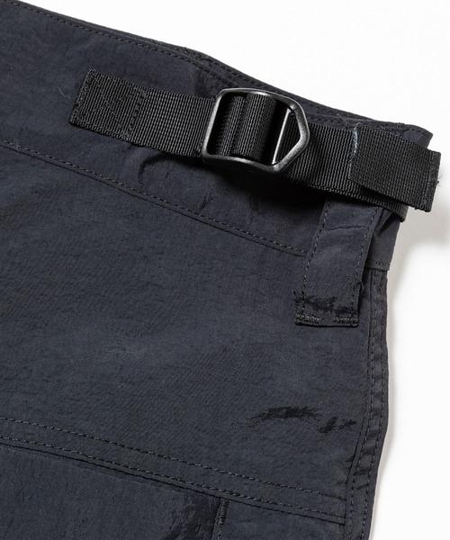 meanswhile（ミーンズワイル）の「Nylon Luggage Cargo Shorts（カーゴパンツ・メンズ・ブラック/グレー・1(S)/2(M)）」の8枚目の写真