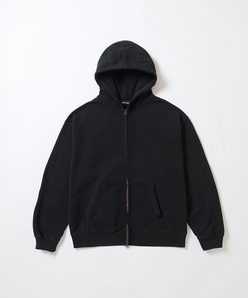 WIND AND SEA（ウィンダンシー）の「【ZOZO限定】SULFUR DYEING LOGO ZIP SWEATSHIRT（パーカー・メンズ・ブラック×ブルー/ブラック×パープル/ブラック×ベージュ/ブラック×レッド・SMALL/X-LARGE/LARGE/MEDIUM）」の4枚目の写真