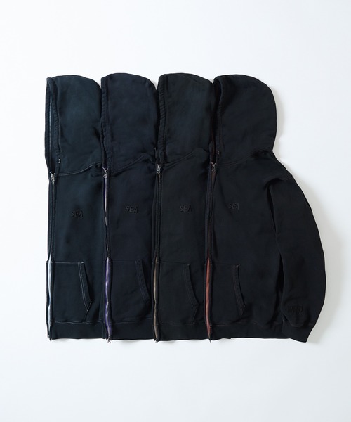 WIND AND SEA（ウィンダンシー）の「【ZOZO限定】SULFUR DYEING LOGO ZIP SWEATSHIRT（パーカー・メンズ・ブラック×ブルー/ブラック×パープル/ブラック×ベージュ/ブラック×レッド・SMALL/X-LARGE/LARGE/MEDIUM）」の5枚目の写真