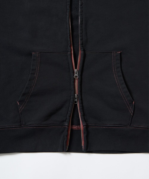 WIND AND SEA（ウィンダンシー）の「【ZOZO限定】SULFUR DYEING LOGO ZIP SWEATSHIRT（パーカー・メンズ・ブラック×ブルー/ブラック×パープル/ブラック×ベージュ/ブラック×レッド・SMALL/X-LARGE/LARGE/MEDIUM）」の8枚目の写真