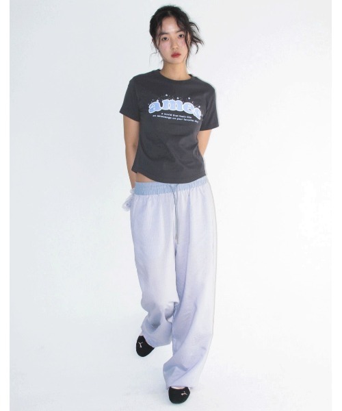 AMESWORLDWIDE(アメスワールドワイド)の「A'GEM/9 × .kom 『AMESWORLDWIDE/アメスワールドワイド』SHINING AMES ROUND HEM CROP TEE/シャイニングロゴラウンドヘムクロップ Tシャツ(Tシャツ/カットソー・レディース・ホワイト/チャコールグレー/ブルー・FREE)」の12枚目の写真