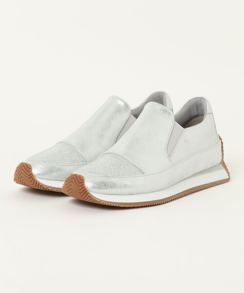 UnReef(アンリーフ)の「トゥーキャップスリッポンスニーカー(スニーカー・レディース・シルバー/ブラック・22.5cm/23.0cm/23.5cm/24.0cm/24.5cm)」の2枚目の写真