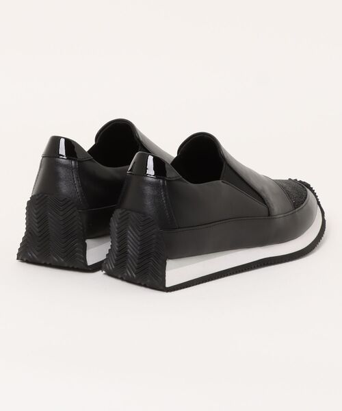 UnReef(アンリーフ)の「トゥーキャップスリッポンスニーカー(スニーカー・レディース・シルバー/ブラック・22.5cm/23.0cm/23.5cm/24.0cm/24.5cm)」の3枚目の写真