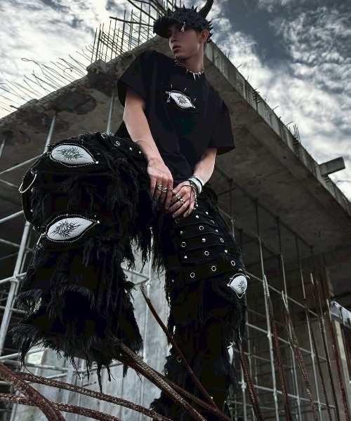 UNIZ(ユニズ)の「【UNIZ】Monster Zip Eye T-Shirt / 【ユニズ】ジップアイ半袖Tシャツ(Tシャツ/カットソー・メンズ・ブラック・02/01)」の12枚目の写真