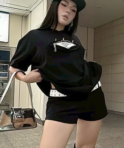 UNIZ(ユニズ)の「【UNIZ】Monster Zip Eye T-Shirt / 【ユニズ】ジップアイ半袖Tシャツ(Tシャツ/カットソー・メンズ・ブラック・02/01)」の8枚目の写真
