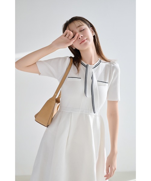 CELFORD（セルフォード）の「【UVカット】【洗える】ボウタイニットワンピース（ワンピース・レディース・ホワイト/グリーン/ダークネイビー・36/38）」の4枚目の写真