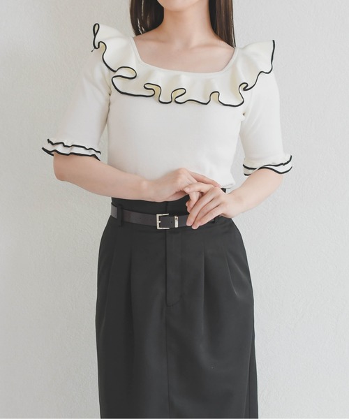 31 Sons de mode（トランテアン　ソン　ドゥ　モード）の「2026春夏新作 フリル配色ニット（ニット/セーター・レディース・ブラック/オフホワイト/レッド・ﾌﾘ-）」の5枚目の写真